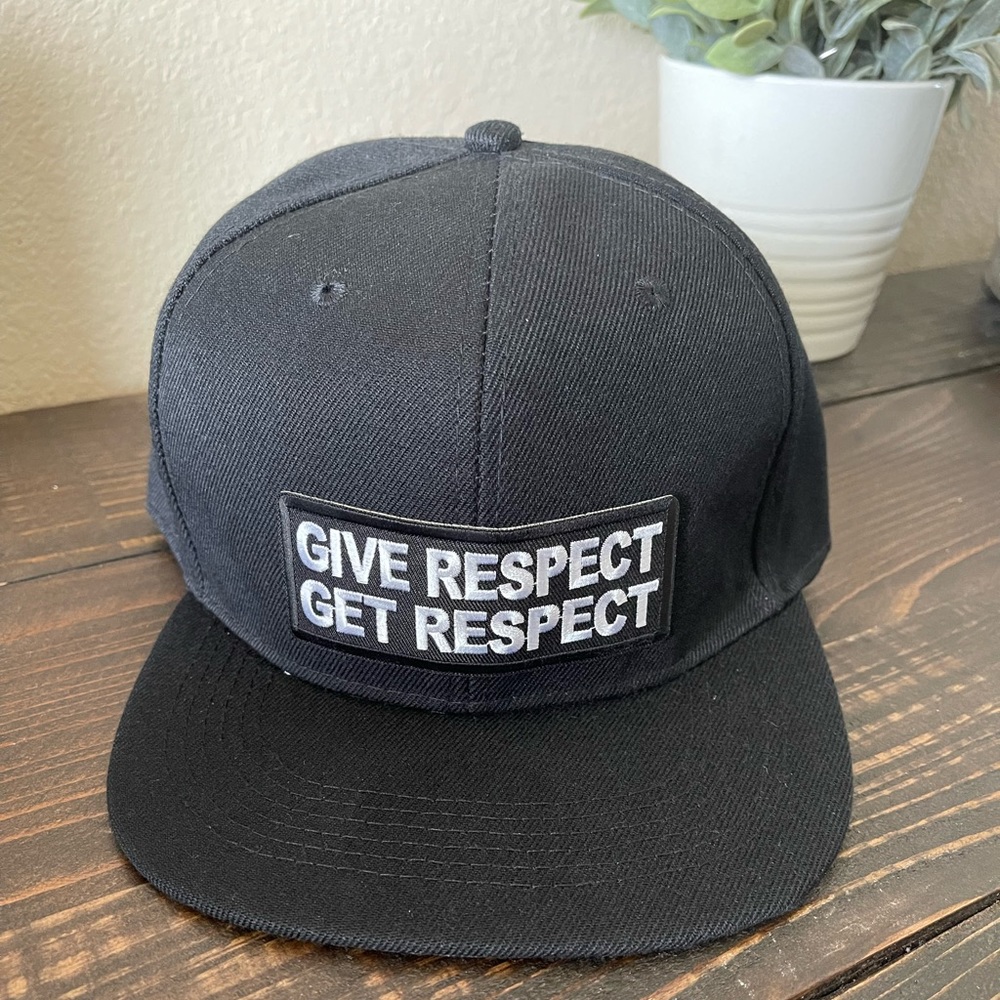NEW Snap Back Trucker Hat Black